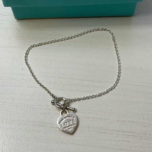 Return to Tiffany & Co. heart toggle bracelet-NEW! - Picture 5 of 11